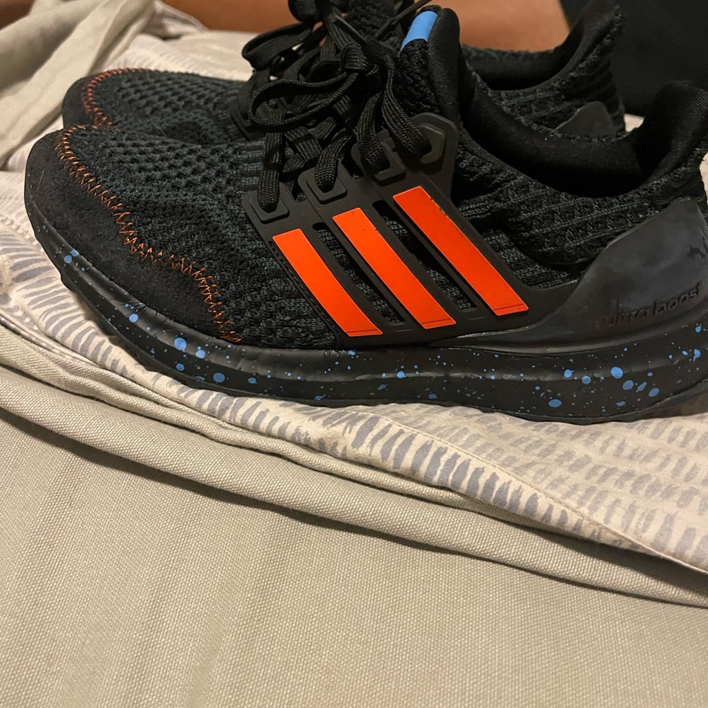 Youth Adidas Ultra Boost excellent condition worn once size 5